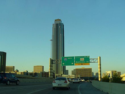 The Transco Tower as viewed in 2006 from the direct connector to I-610 North (more recently known as Williams Tower)
