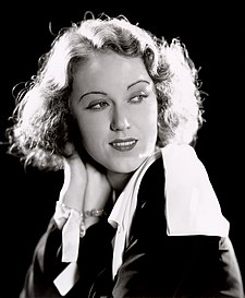 Fay Wray na propagační fotografii v roce 1942