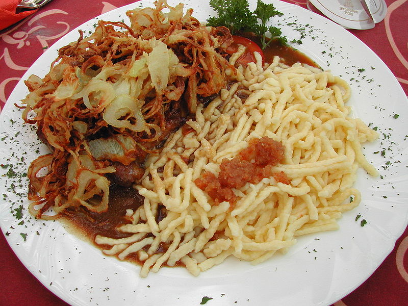 File:Zwiebelrostbraten mit Spaetzle.jpg