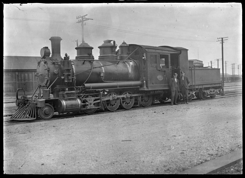 File:"T" class steam locomotive no. 106 (2-8-0 type). ATLIB 292527.png