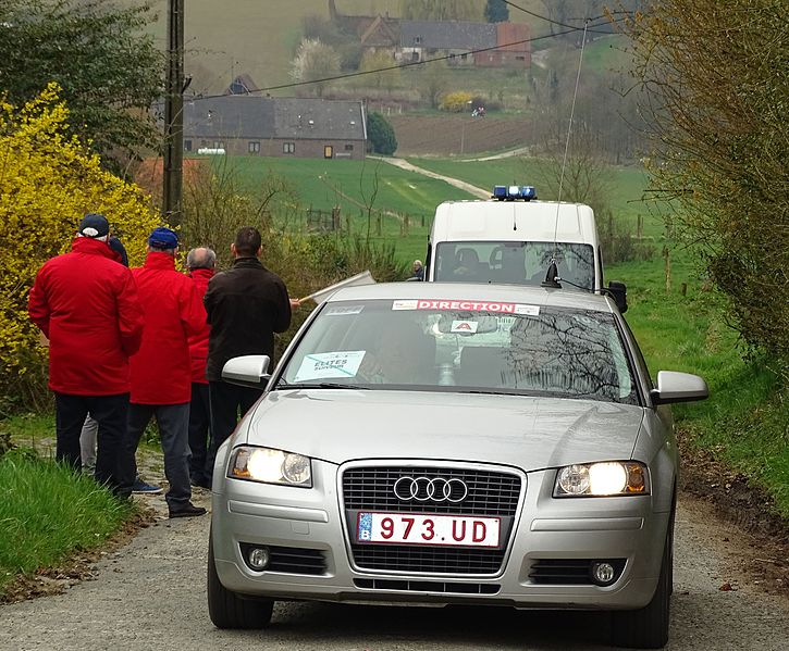 File:Œudeghien (Frasnes-lez-Anvaing) - Triptyque des Monts et Châteaux, étape 4, 6 avril 2015 (A05).JPG