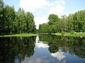 Platz mit einem See auf der Straße.  Schaumjan