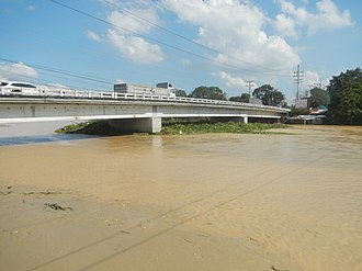Flooding along the Angat River in Calumpit. 1147Effects (floods) of Typhoon Vamco (2020) in Calumpit, Bulacan 31.jpg