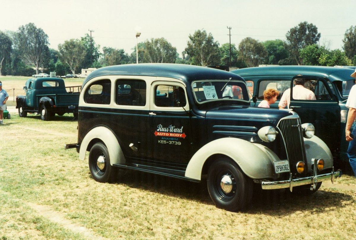 File:1937 Chevrolet Carryall Suburban (front).jpg - Wikipedia