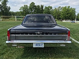 1965 Rambler Ambassador 990 berline AMO 2015 rencontrez 2of2.jpg