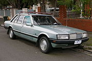 1987 Ford LTD (FE) sedan (2015-07-14) 01.jpg