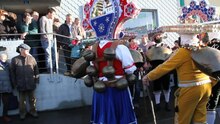 Fájl: 2013.01.12 Silvesterchläuse az Urnäsch-2.ogv