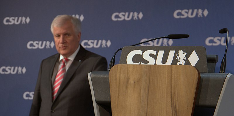 File:2017-10-16 Horst Seehofer CSU 4434.jpg