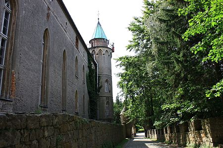 Kasteeltoren en kapel