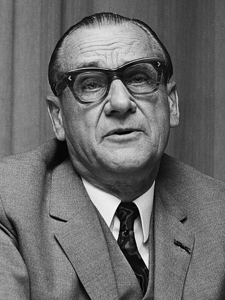 File:Albert Winsemius (1971).jpg