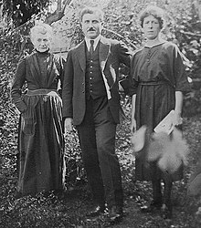 Grand'mere Jenny, Antoine, and Claudia Meilland Antoine Claudia Jenny Meilland 1919.jpg