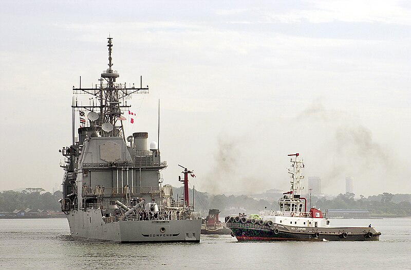 File:Arrival of USS Cowpens (CG-63) in Singapore to load earthquake relief supplies US Navy 010202-N-8421M-006.jpg