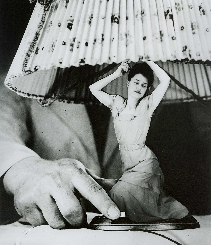 File:Articulos electricos para el hogar - Grete Stern, 1950.jpg - Wikipedia