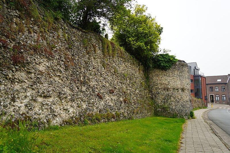 File:Atuatuca Tungrorum - modern Tongres - Roman Walls (51232901067).jpg