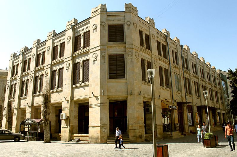 File:Azərbaycan kinoteatrı binası restavrasiyadan əvvəl.JPG