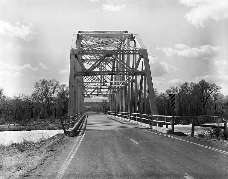 File:BMU Bridge over Wind River.jpg