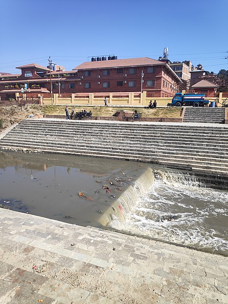 File:Bagmati River at Tilganga.jpg