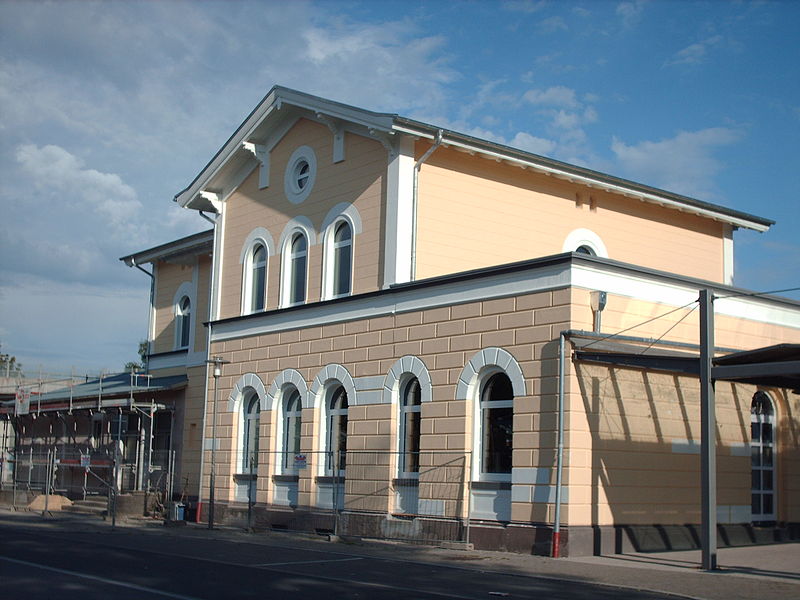 File:Bahnhof Wickede (Ruhr).jpg