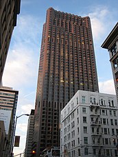 Banco de América Central, San Francisco (1968-1969), junto con Skidmore, Owings and Merrill y Benardi and Emmons.