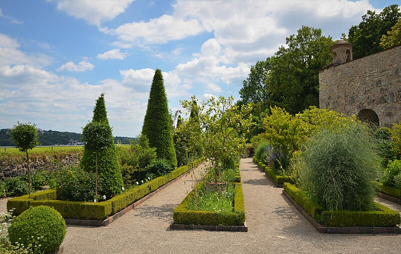 File:Bastionsgarten (Eichstätt) 1556.jpg