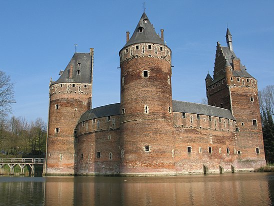 Castle wiki. Берсель (замок, Бельгия). • Замок Бирсель в Бельгии. Бирсель замок Архитектор. Замок три башни Брабант.