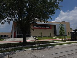 Bellaire HS new Texas 01.jpg