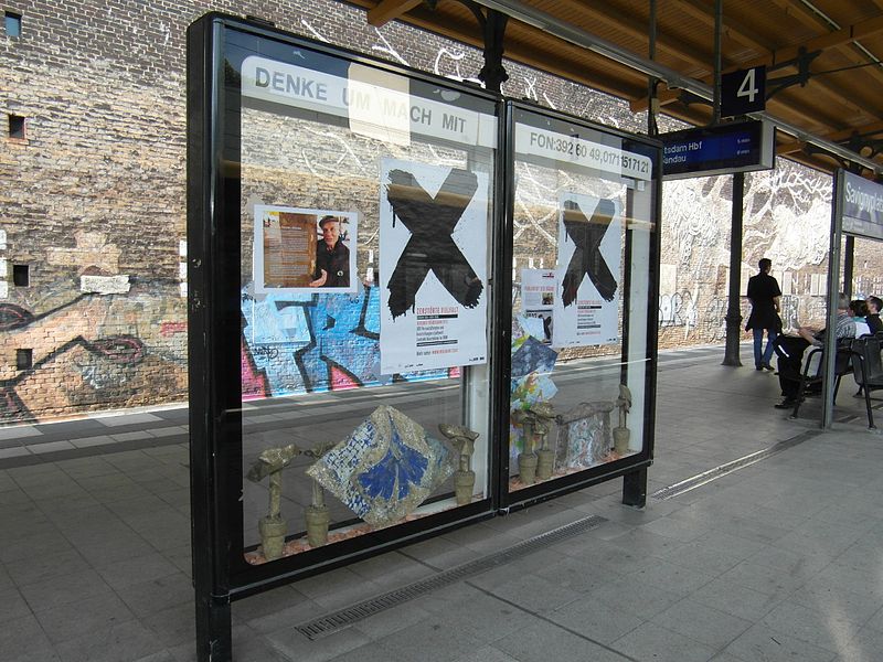 File:Berlin - S-Bahnhof Savignyplatz (9603391400).jpg