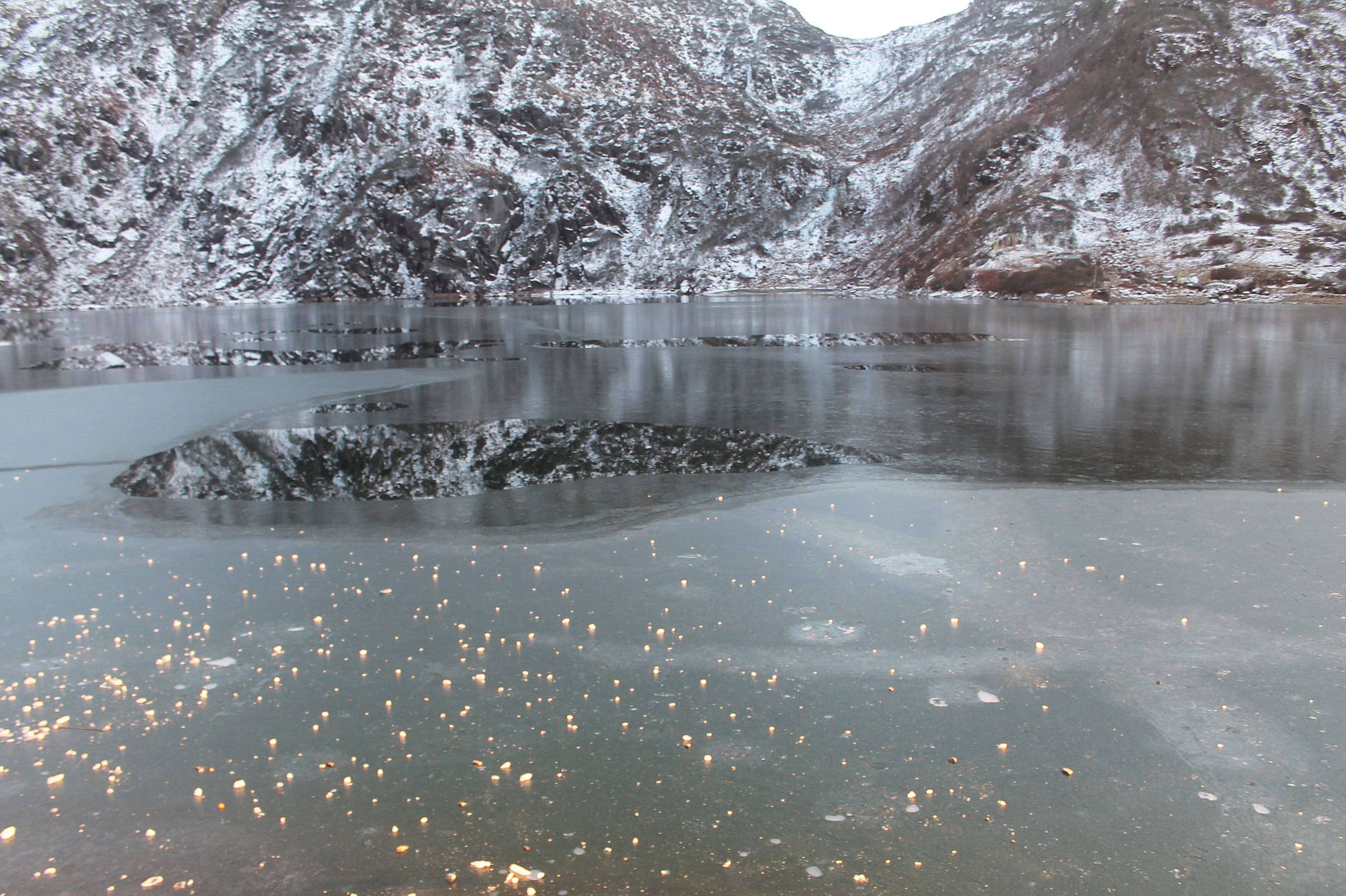 File:Black ice.jpg - Wikimedia Commons