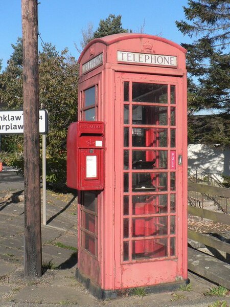 File:Bonjedward, postbox No. TD8 84, hugging phone box - geograph.org.uk - 595999.jpg