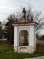 Čeština: Výklenková kaplička ve vsi Poříčí (Boršov nad Vltavou), Jihočeský kraj. English: Niche chapel in the village of Poříčí, Boršov nad Vltavou, České Budějovice District, South Bohemian Region, Czech Republic.