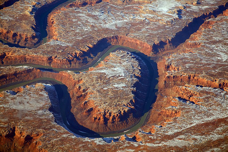 File:Bowknot Bend on the Green River UT.jpg