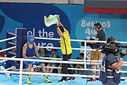 Deutsch: Boxen bei den Olympischen Jugendspielen 2018 Tag 12, 18. Oktober 2018 - Finale im Leichten Weltergewicht Jungen – Ilia Popov (Russland, rot) schlägt Talgat Shaiken (Kasachstan, blau) 4-1; Ringrichter ist James Beckles (Trinidad und Tobago). English: Boxing at the 2018 Summer Youth Olympics on 18 October 2018 – Final Light Welterweight Boys Bout - Ilia Popov (Rusia, rojo) supera a Talgat Shaiken (Kazajstán, azul) 4-1; Referee is James Beckles (Trinidad and Tobago). Español: Boxeo en los Juegos Olímpicos Juveniles de Verano de 2018 en 18 de octubre de 2018 - Chicos de peso welter ligero final: Ilia Popov (Uzbekistán, roja) le gana a Talgat Shaiken (Egipto, azul) 4-1; El árbitro es James Beckles (Trinidad y Tobago).