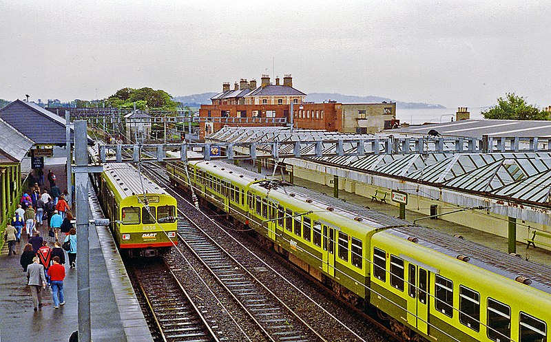 File:Bray Station - geograph.org.uk - 2234474.jpg