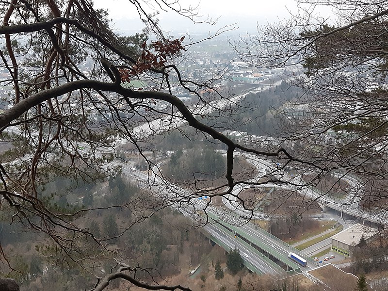 File:Bregenz-motorway entrance Weidach-01ESD.jpg