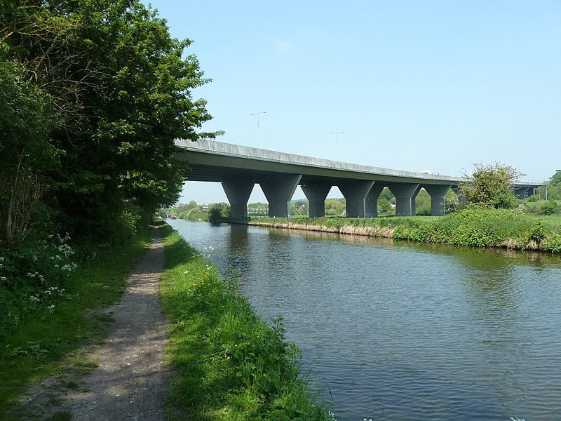 File:Bridge 160, Grand Junction Canal - M25 - geograph.org.uk - 2962119.jpg