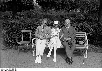Գուստավ Շտրեսեմանը կնոջ՝ Քեթեի և որդու՝ Վոլֆգանգի հետ, սեպտեմբեր 1929 թվական