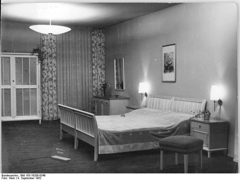 File:Bundesarchiv Bild 183-16200-0346, Leipzig, Messe, Musterschlafzimmer.jpg