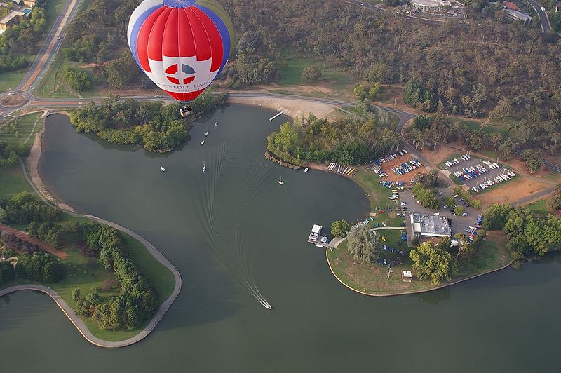 File:Canberra Yacht Club (437597411).jpg