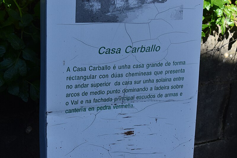 File:Casa Carballo, O Castro de Valdeorras - panel.jpg