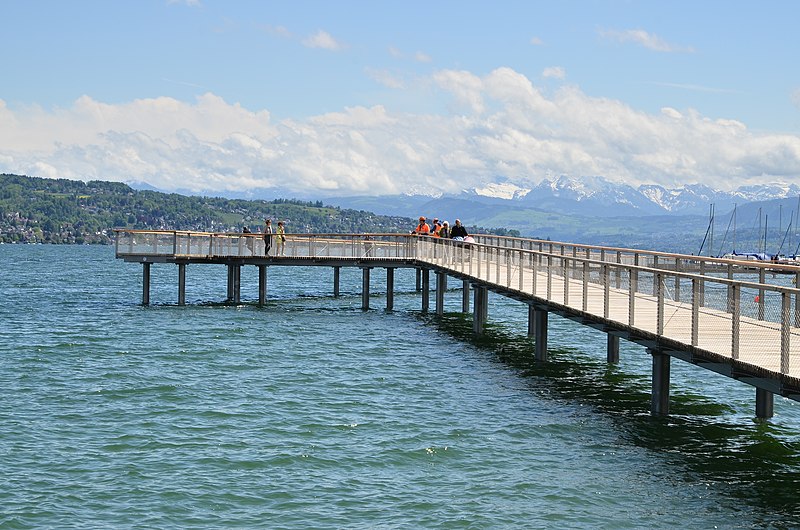 File:Cassiopeiasteg - Zürichsee in Zürich - Wollishofen 2015-05-06 13-37-13.JPG