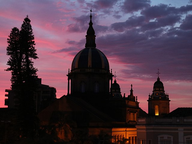 Image: Catedral Pelotas Centro