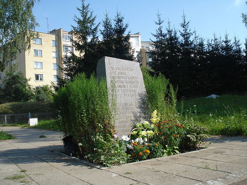File:Cemetery of Soviet prisoners of war in Naujoji Vilnia 4.jpg