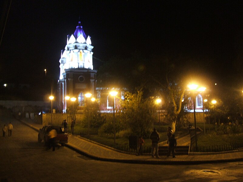 File:Chavezpamba parque central.jpg