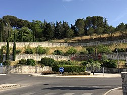 La colline du centre d'Aubagne depuis la Planque.