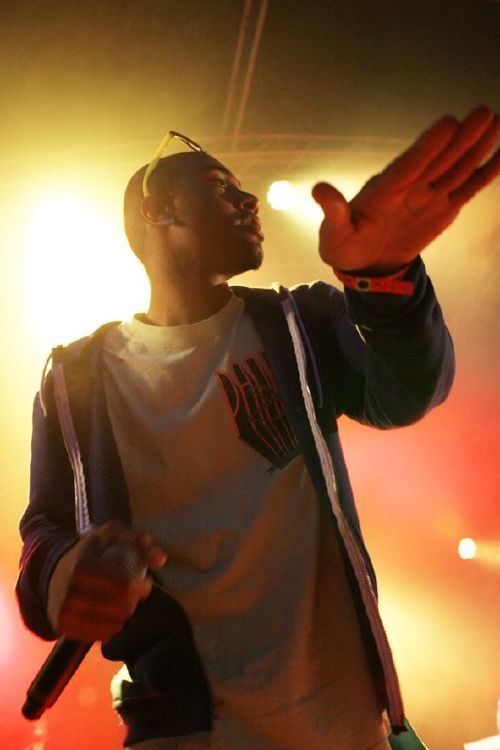 Sir Michael Rocks performing in 2008