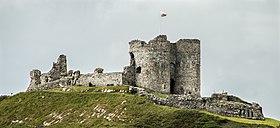 Criccieth Castle (14393993760).jpg