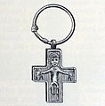 English: Painting of a silver cross found in Gotland, Sweden. Čeština: Kresba stříbrného křížku nalezeného na švédském ostrově Gotland.