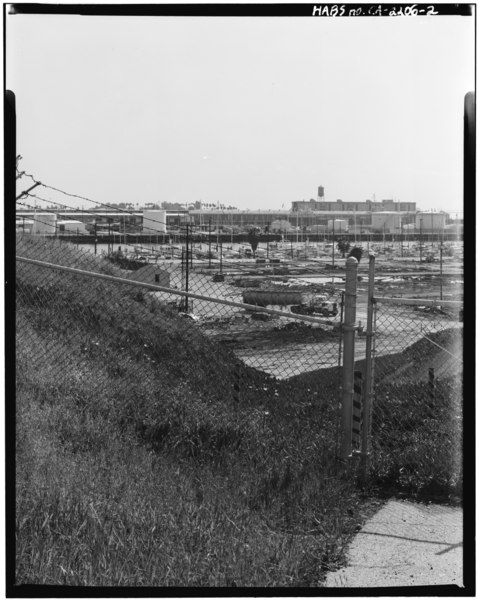 File:DANA'S RAVINE; LOOKING EAST (4166-32) - Fort MacArthur, Pacific Avenue, San Pedro, Los Angeles County, CA HABS CAL,19-SANPE,2-2.tif