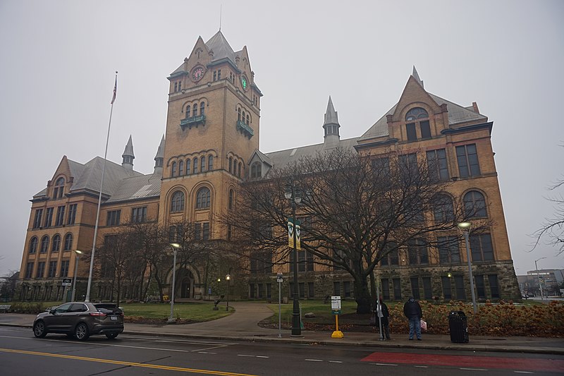 File:Detroit December 2021 01 (Wayne State University Old Main).jpg