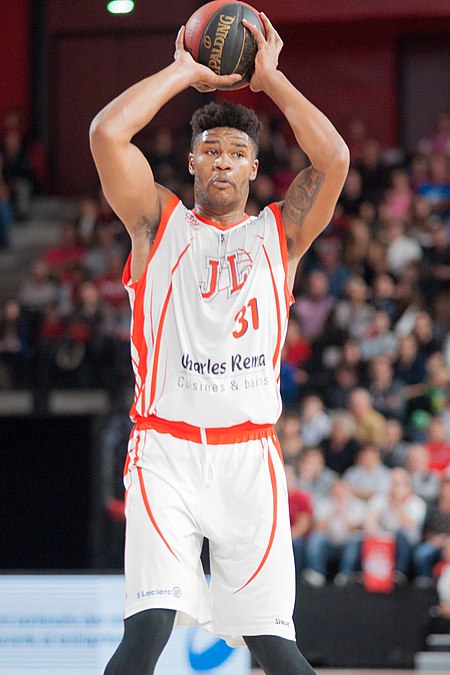 Devin Booker - Bourg-en-Bresse vs. Paris-Levallois, 15th November 2014.jpg